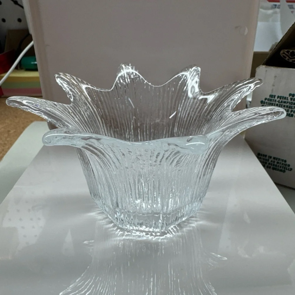 NEW PartyLite  Ice Petal Votive holder - Glass PO 282. NEW IN BOX